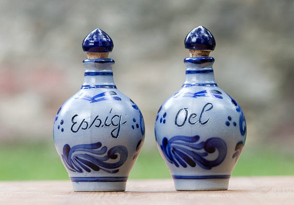 Essigflasche-und-Oelflasche-03-Bauchig-mit-Kork